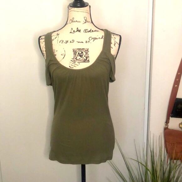 Moda International Cold Shoulder Green top size Medium - Picture 1 of 5